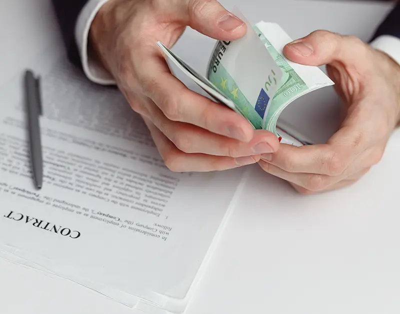 Contractul de Împrumut și Recipisa: Cum Vă Protejați Când Dați Bani cu Împrumut